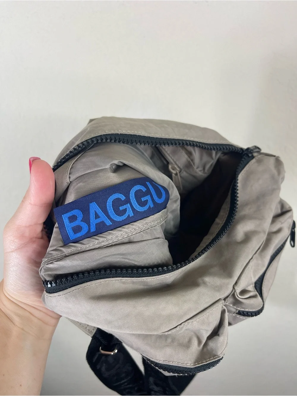 BAGGU Medium Cargo Crossbody Bag Dove